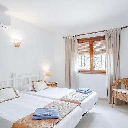 Les Canyes By Interhome