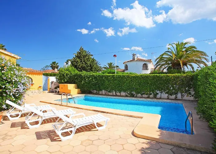 فيلة Les Canyes By Interhome دينايا